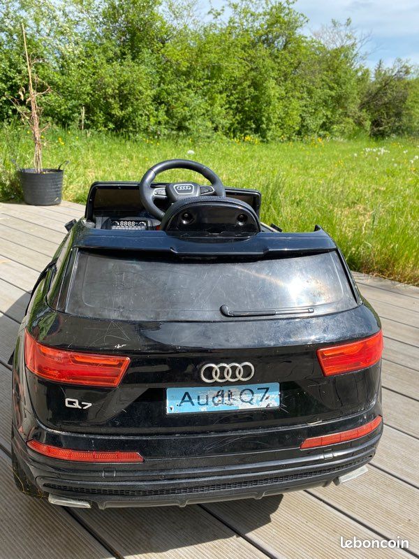 Audi Q7 électrique pour enfant (image 2)