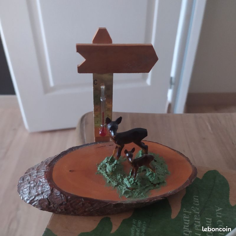 Petite décoration en bois vintage renne biche thermomètre (image 1)