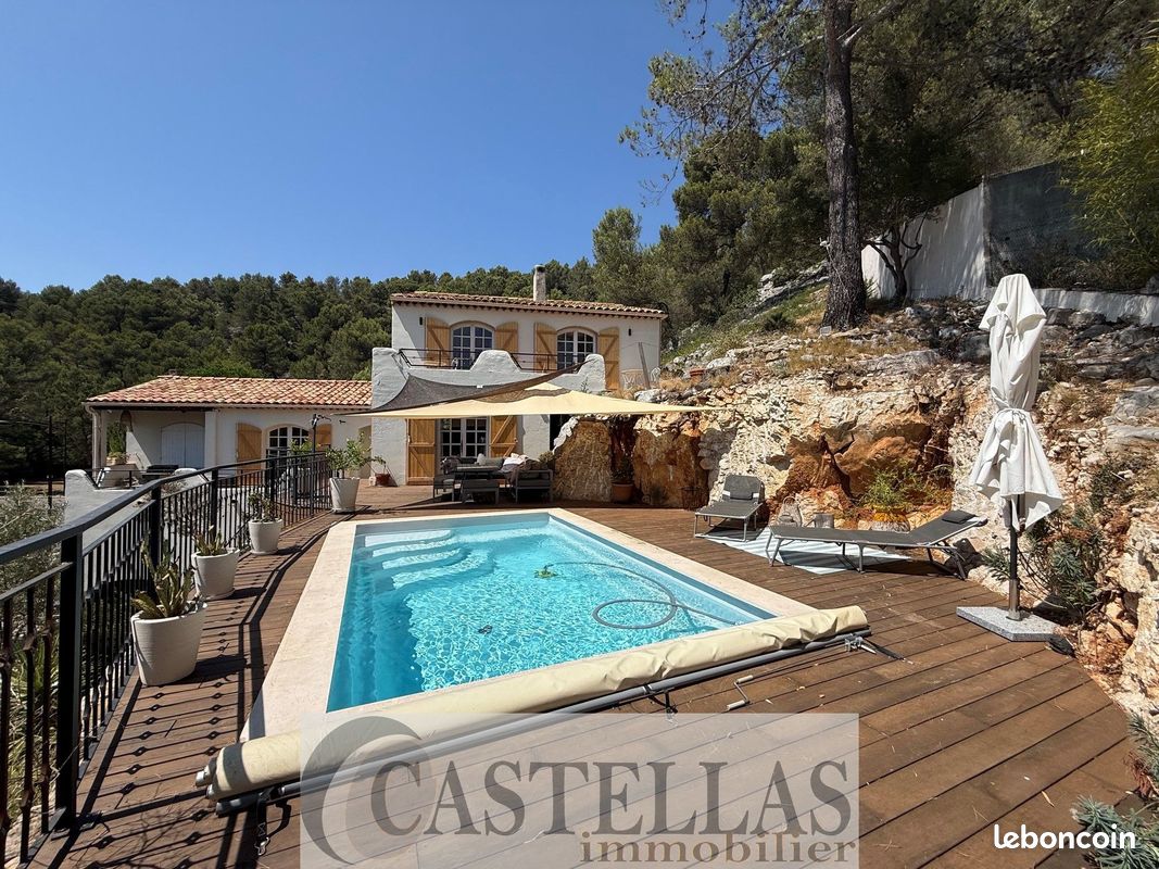Maison 4 pièces 104 m² · à Carnoux-en-Provence · 104 m² · 699 000 €