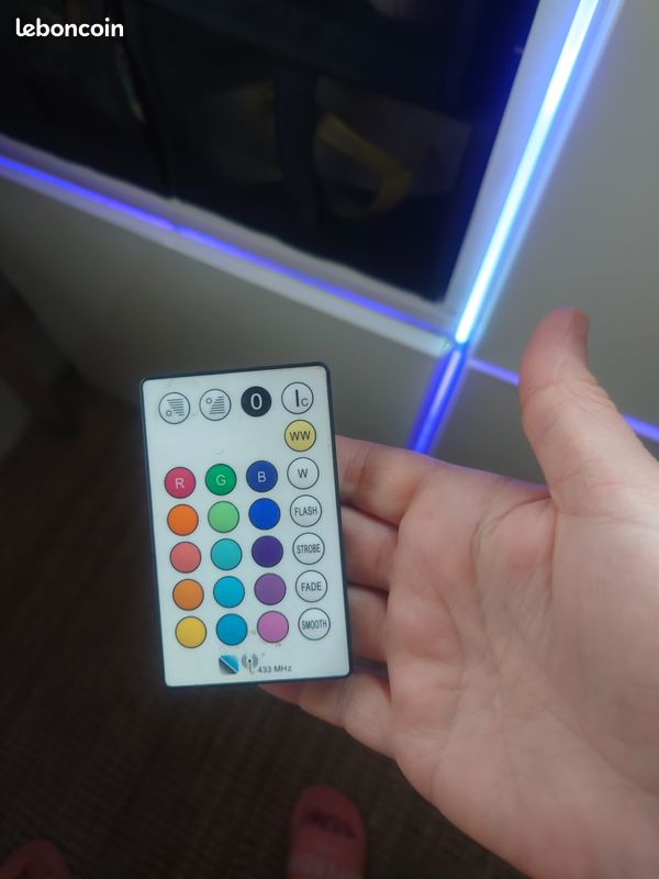 Meuble LED laqué blanc (image 9)