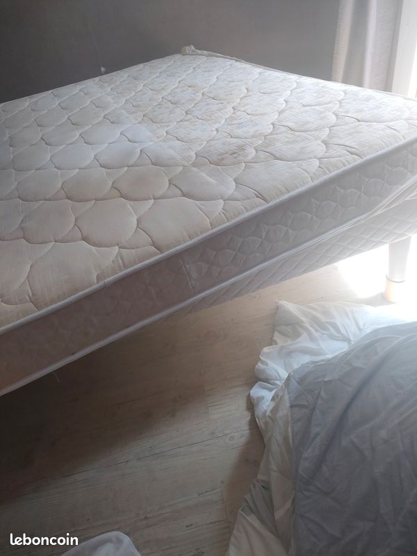 Vends grand lit latex (image 11)