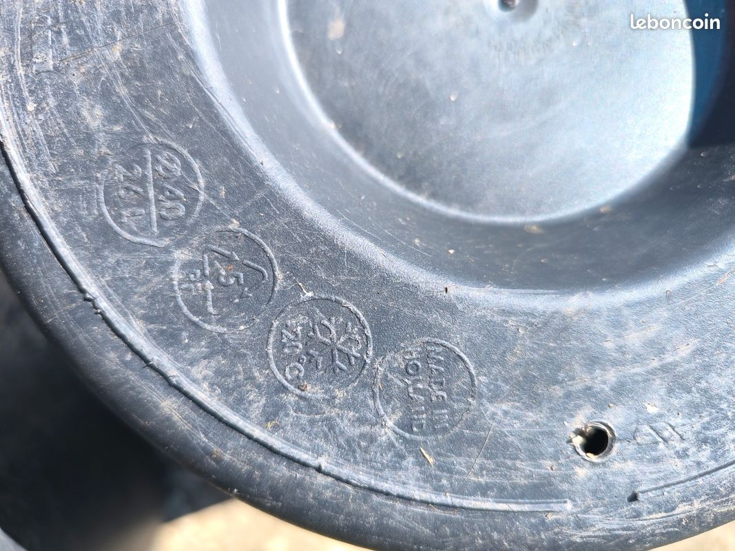 Pots en plastiques (image 7)