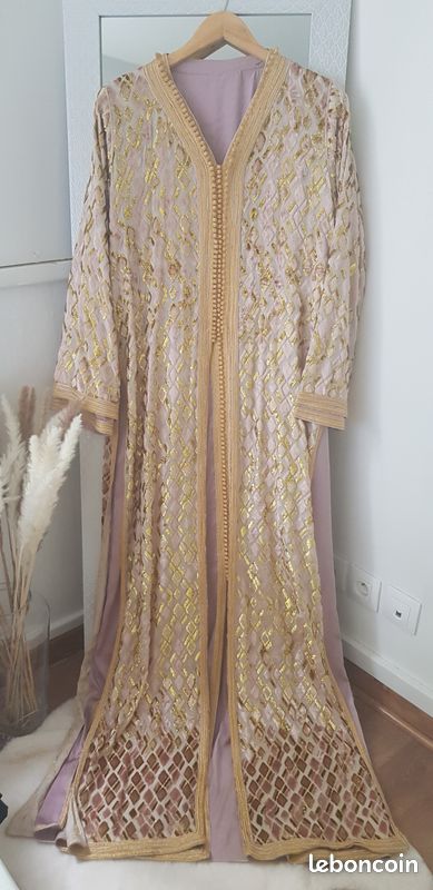 Superbe CAFTAN neuf en soir dévorée Vêtements