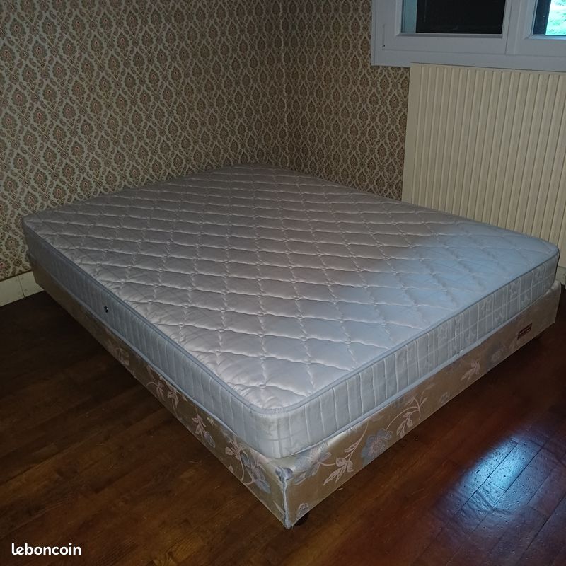 Sommier et Matelas 140 * 190 (image 1)