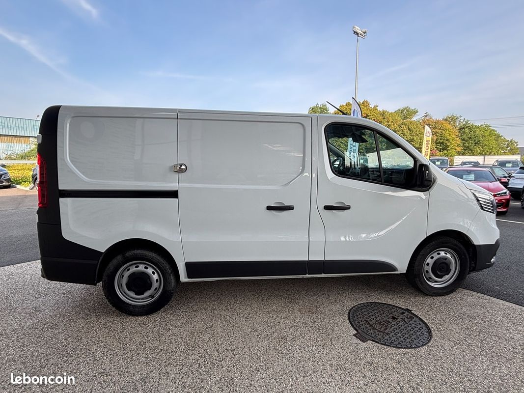 Renault TRAFIC III FG L1H1 2T8 2.0 BLUE DCI 150CH ADVANCE -24 (image 4)