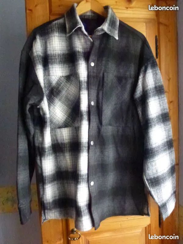 Grosse veste surchemise homme neuve automne / hiver marque Jack&Jones gris blanc taille L ( valeur 65 ) toute douce style polaire vendu 39 (mishaupalsachom) (image 1)