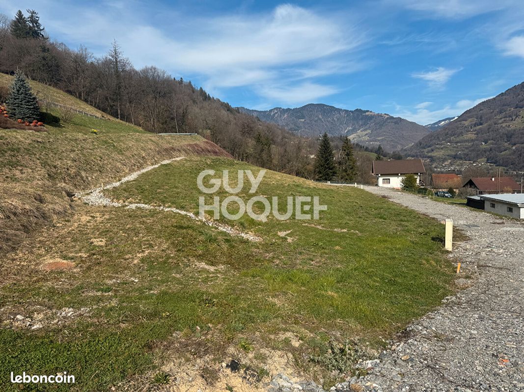 Terrain 708 m² MARTHOD (image 1)
