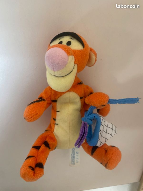 Peluche Tigrou environ 20cm (image 1)