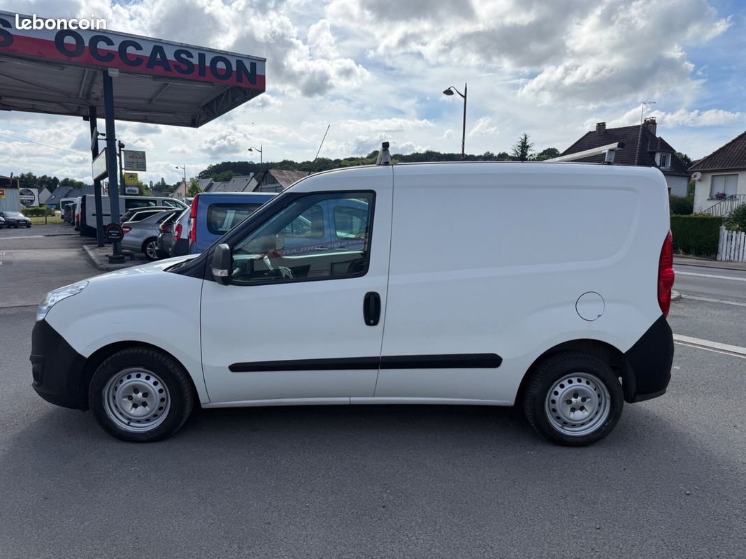 Opel Combo 1.6cdti 90 2eme main vehicule propre (image 4)