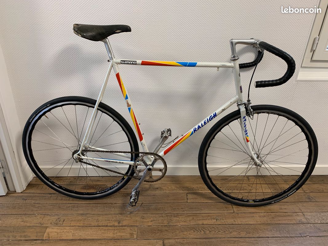 Fixie Raleigh en acier Reynolds 753 aux couleurs de la team