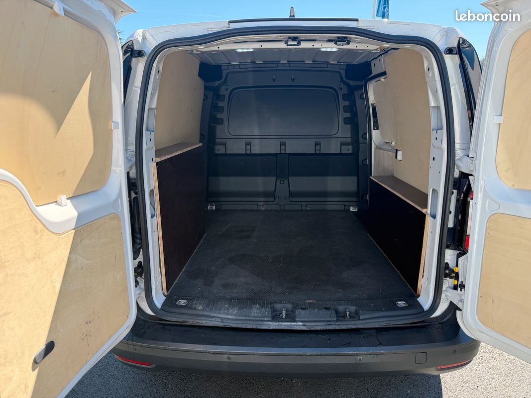 Caddy Cargo 2.0 TDi 122 cv DSG7 Business plus / 1ere main / 88300 KLM / Excellent Etat (image 6)