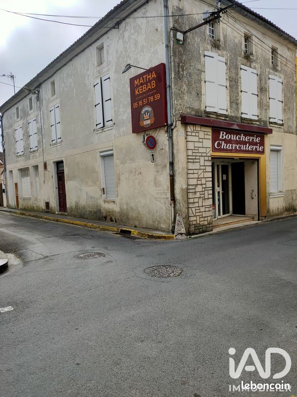 Immeuble 192 m² · à Matha · 192 m² · 66 000 €