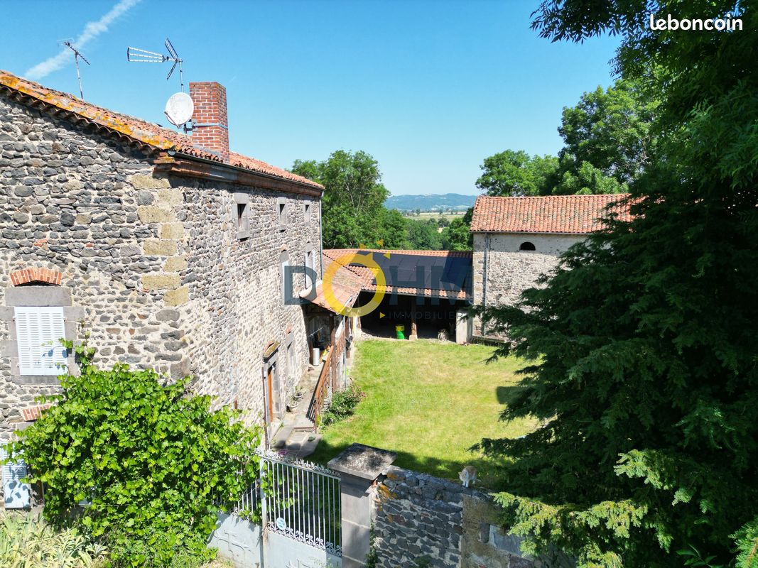 Maison 6 pièces 130 m² · à Saint-Georges-d'Aurac · 130 m² · 265 000 €