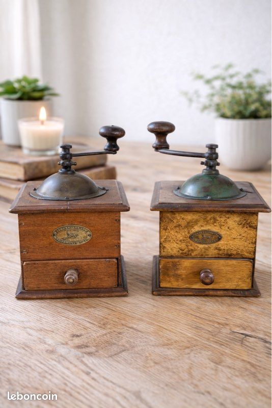 2 anciens moulins à café Peugeot Frères – Valentigney – lion Peugeot – bois vintage (image 1)