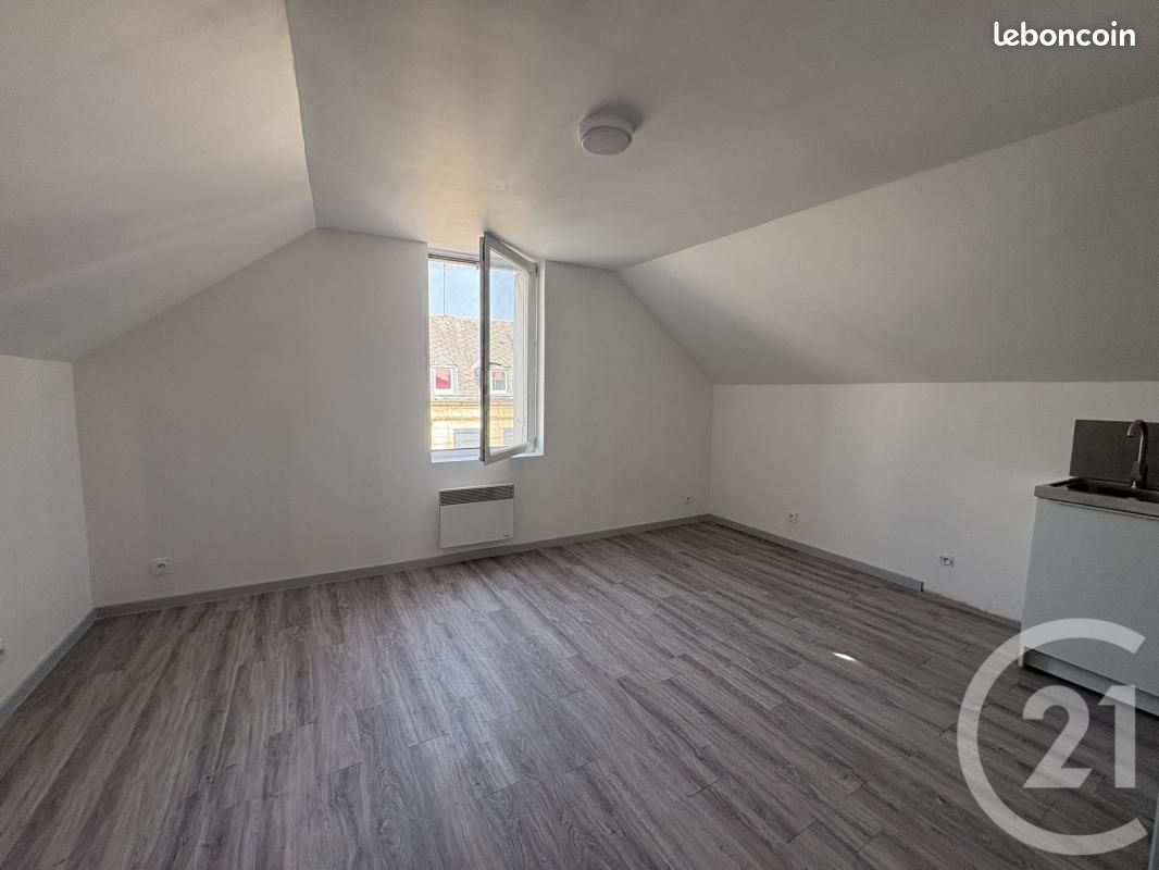 Appartement 1 pièce 16 m² · à Saint-Quentin · 16 m² · 365 €