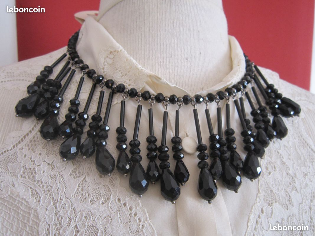 Colliers noirs anciens (image 7)