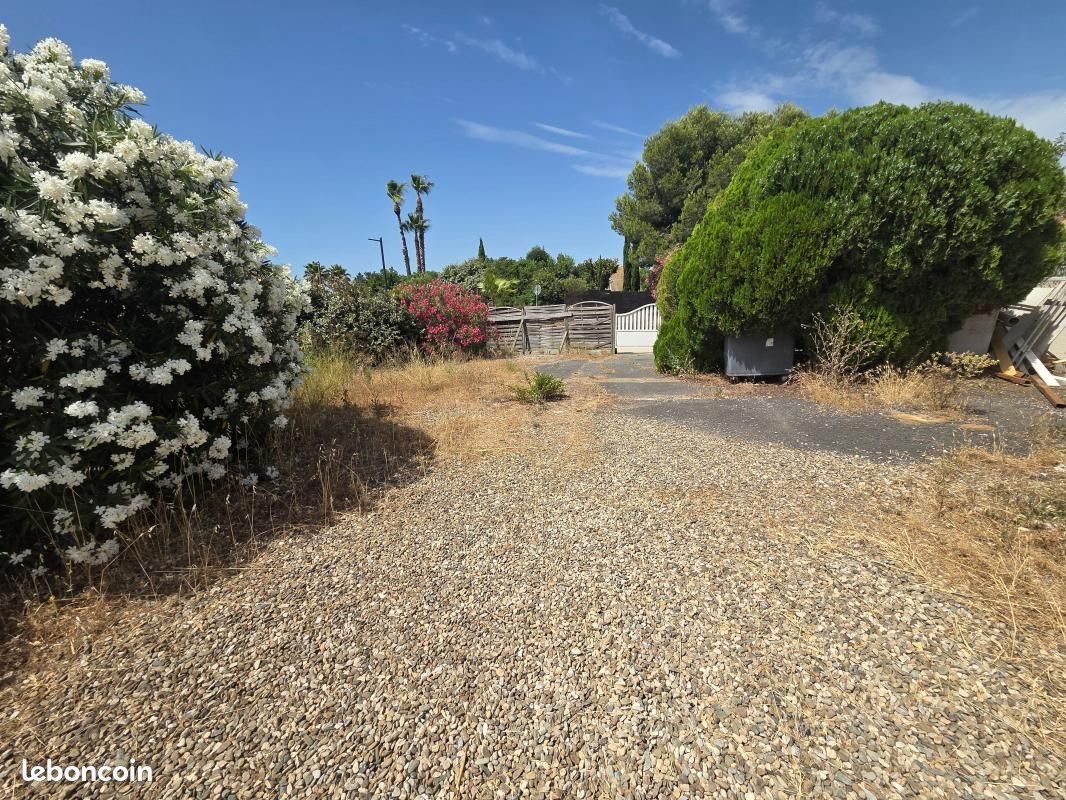 Terrain 300 m² · à Pomérols · 120 000 €