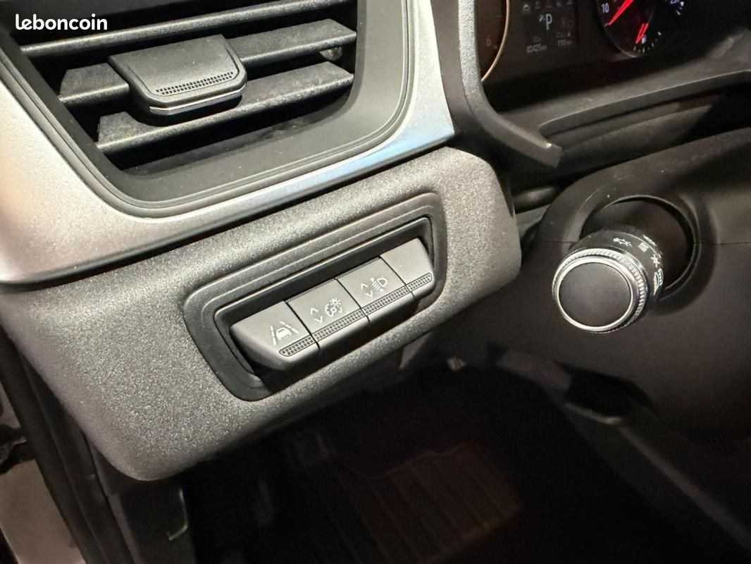 Renault Captur Blue dCi 115 EDC Business (image 30)