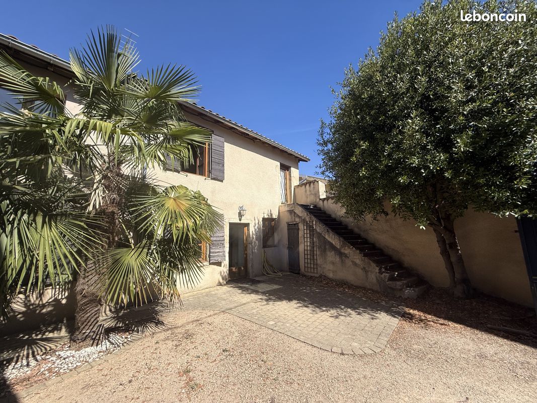 Maison 4 pièces 142 m² · à Saint-Georges-de-Reneins · 142 m² · 350 000 €
