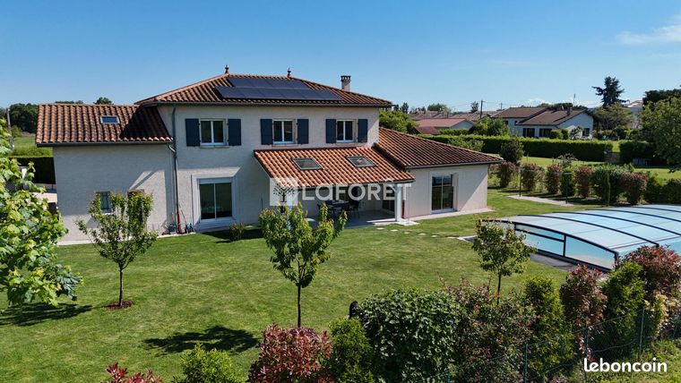 Maison 10 pièces 208 m²
