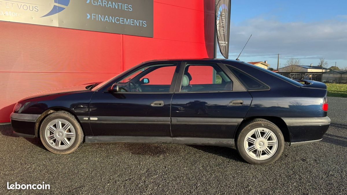 Renault SAFRANE 3.0 V6 24V 190 CV INITIALE PARIS - GARANTIE 12 MOIS (image 8)
