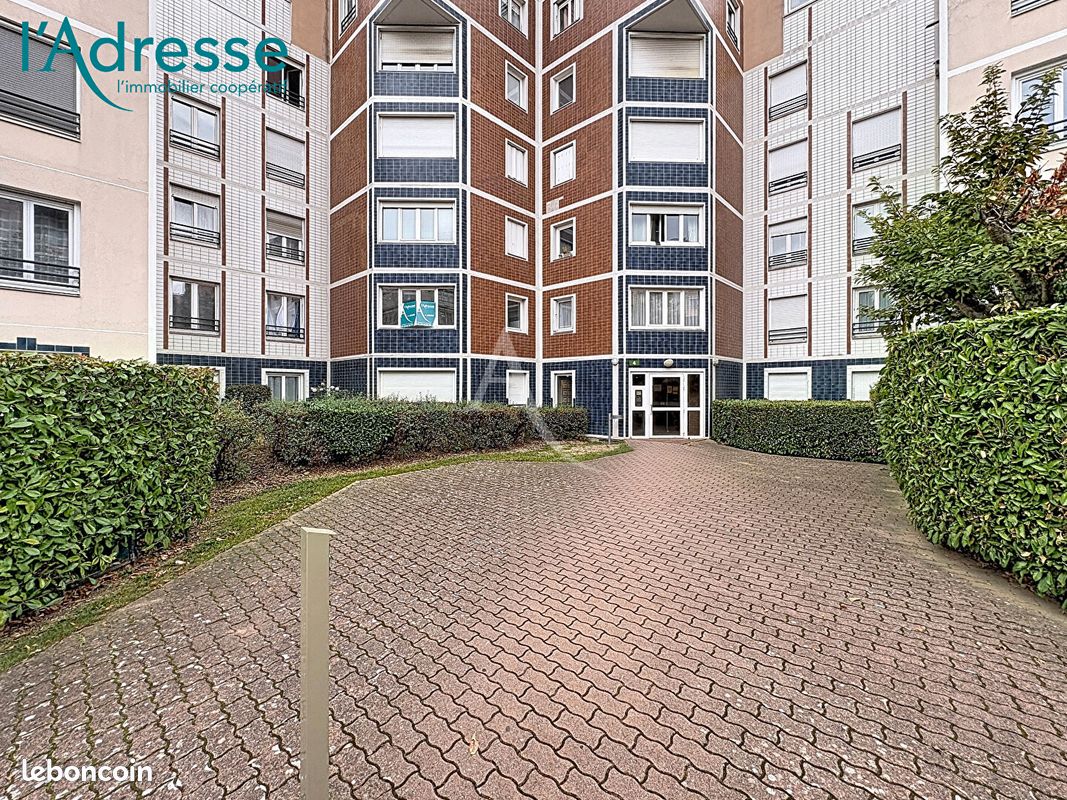 Appartement 1 pièce 41 m² · à Champs-sur-Marne · 41 m² · 702 €/mois