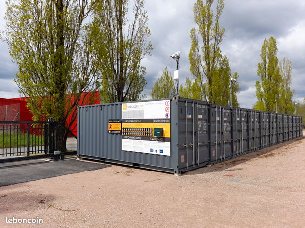Location box de stockage 100% plain-pied LE CREUSOT- garde-meubles sécurisé, accès 24/7, prix discount