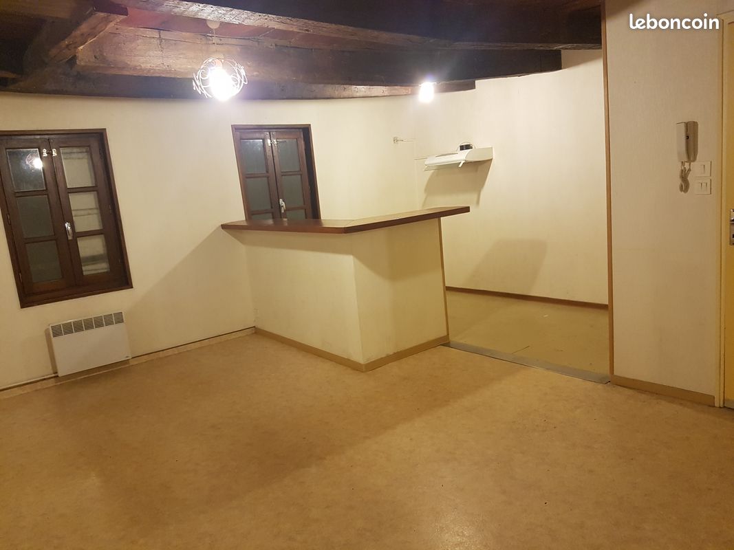 Appartement 3 pièces 65 m² · à Villefranche-de-Rouergue · 65 m² · 390 €