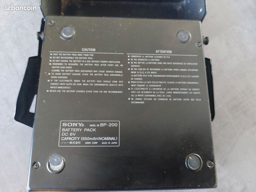 SONY 送り込ん ソニー Discman D-55T & BP-200バッテリーパック 