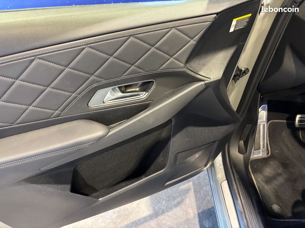 DS DS 7 E-TENSE 225ch Bastille - Origine France / CarPlay / Suivi complet / Caméra 360° / Hayon électrique et main libre / Keyless Go / Gris Laqué / Pack Drive Assist (image 34)
