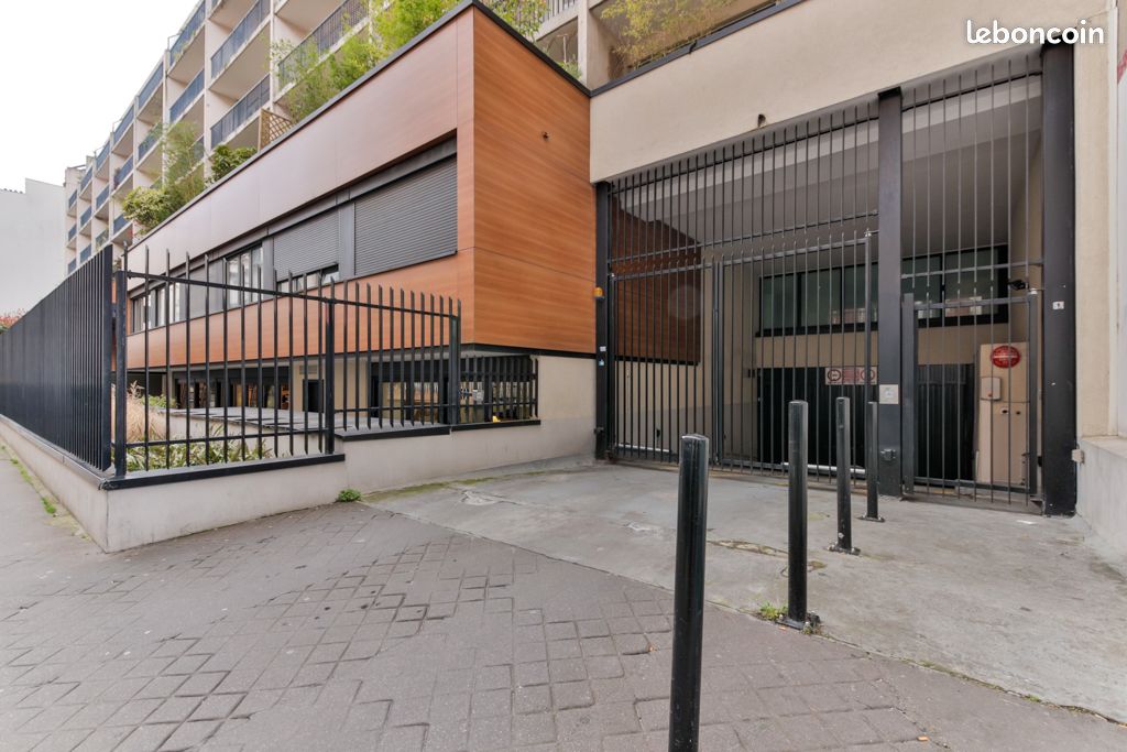 Parking Paris · 102 €/mois