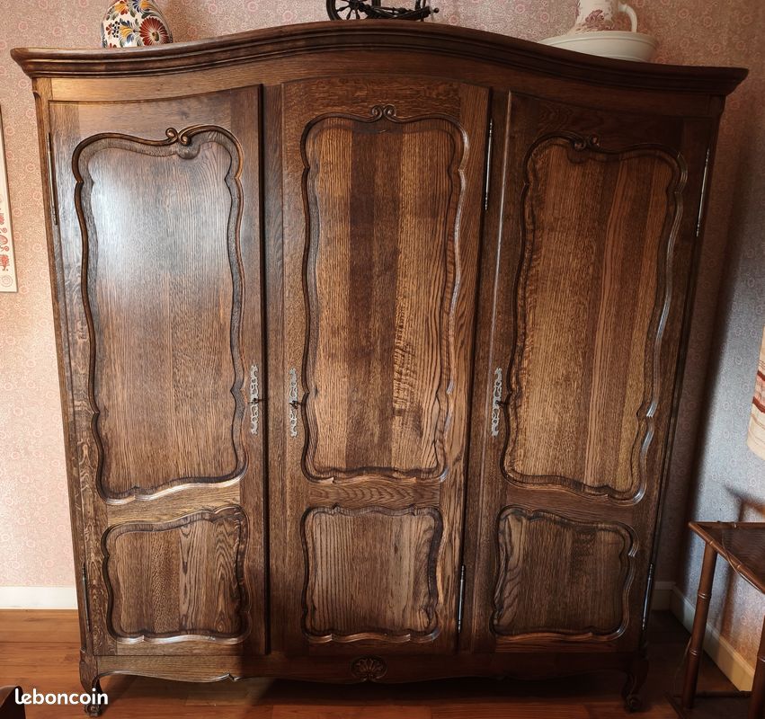 Armoire bois massif à 3 portes (image 1)