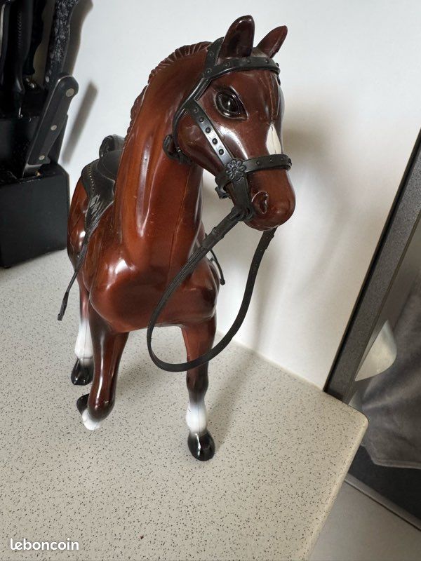 Cheval décoratif / jouet vintage avec selle et bride (image 2)