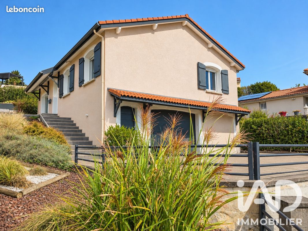 Maison 5 pièces 102 m² · à Unieux · 102 m² · 239 000 €