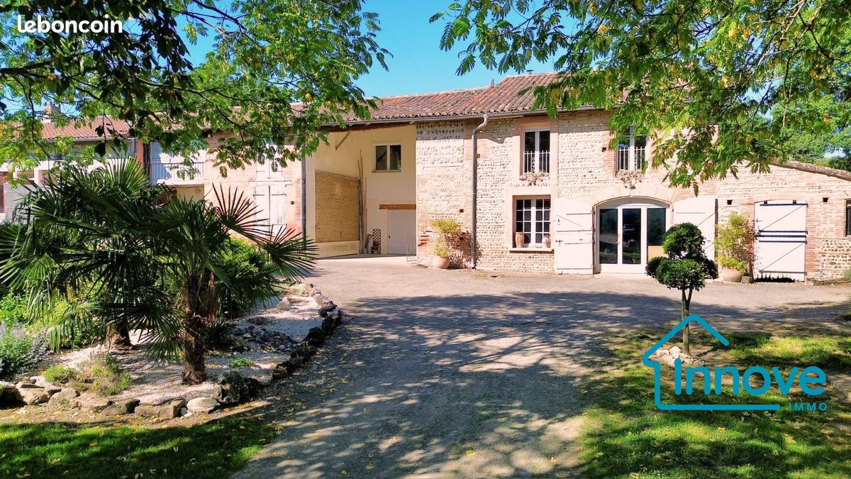 Maison 11 pièces 245 m² · à Grenade · 245 m² · 449 000 €