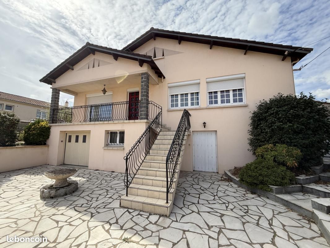 Maison 7 pièces 138 m² · à Saint-Pierre-des-Échaubrognes · 138 m² · 209 620 €