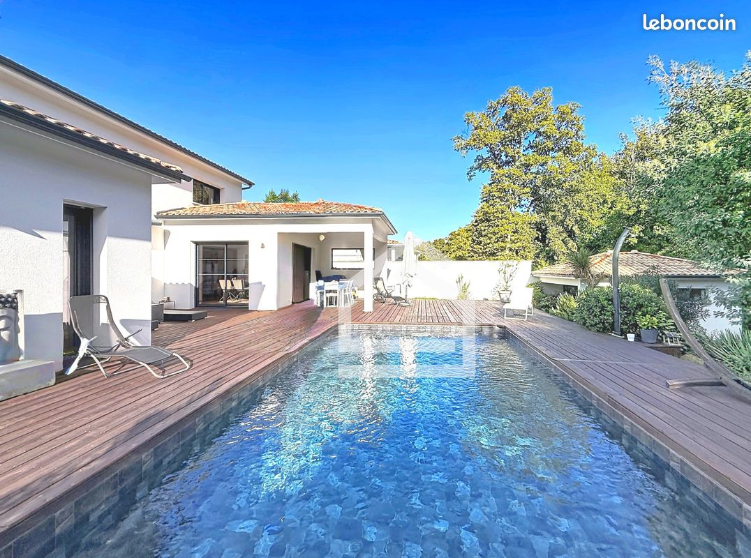 Maison 6 pièces 198 m² · à Le Pian-Médoc · 198 m² · 832 000 €