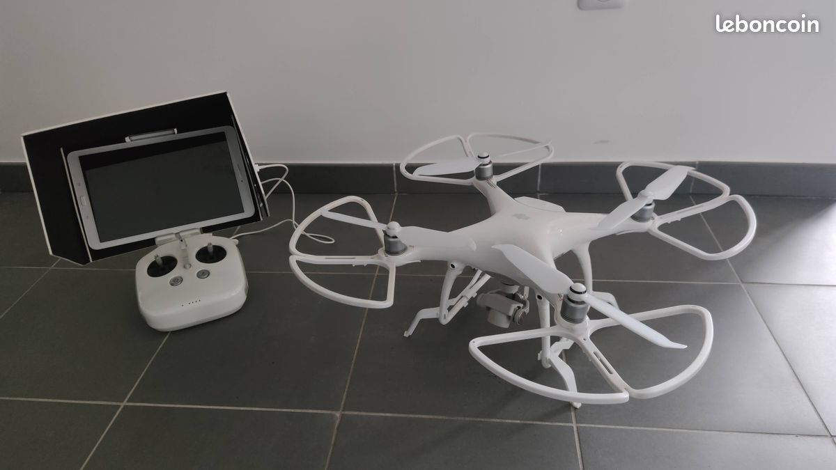 Drone DJI Phantom Pro 4 et accessoires (image 3)