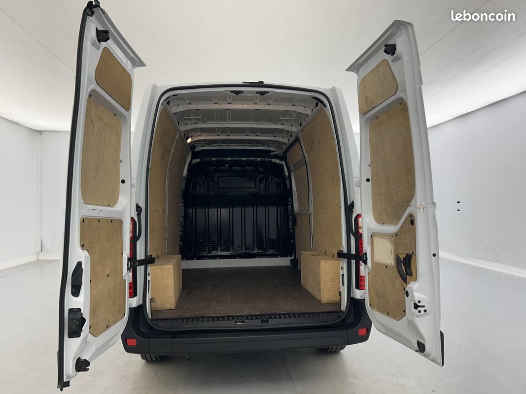 Renault master fgn trac f3500 l2h2 blue dci 135 confort (image 17)