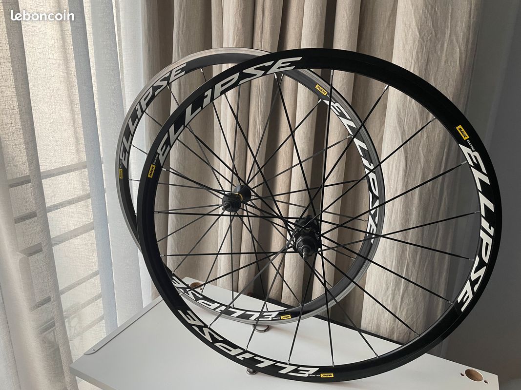 Roue arrière Mavic Ellipse Frein sur jante noir pour vélo