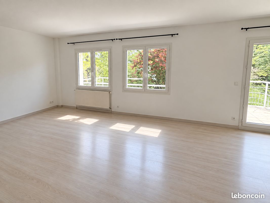 Maison 5 pièces 105 m² · à Charmeil · 105 m² · 205 000 €