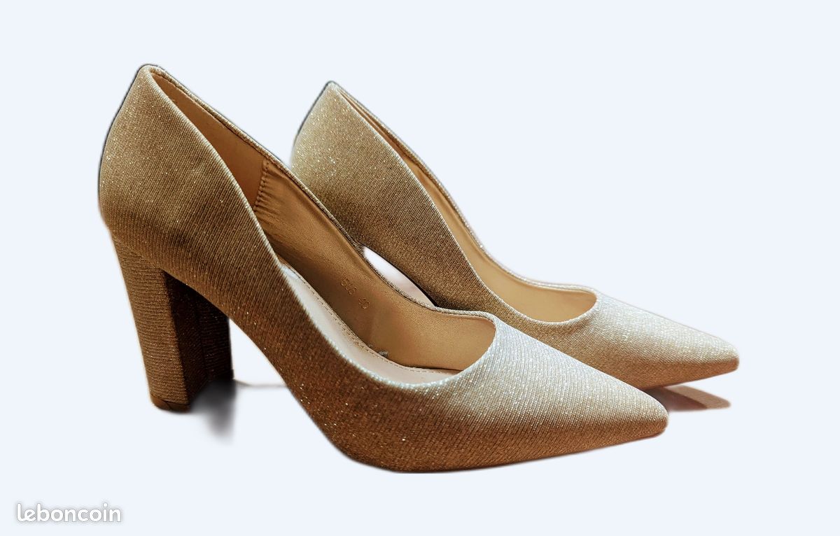 Chaussures à talons paillettes doré Chaussures