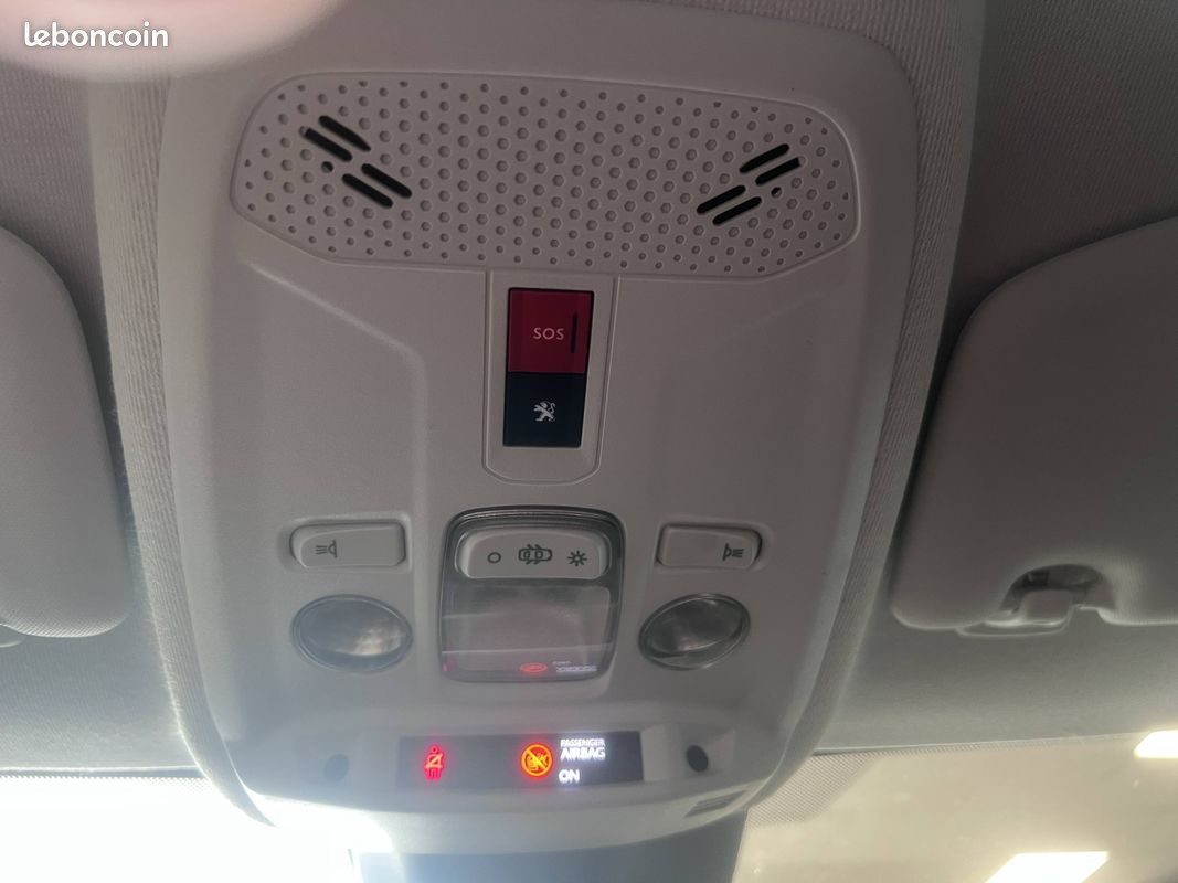 Peugeot 208 bluehdi 100 s&s bvm6 premium (image 21)