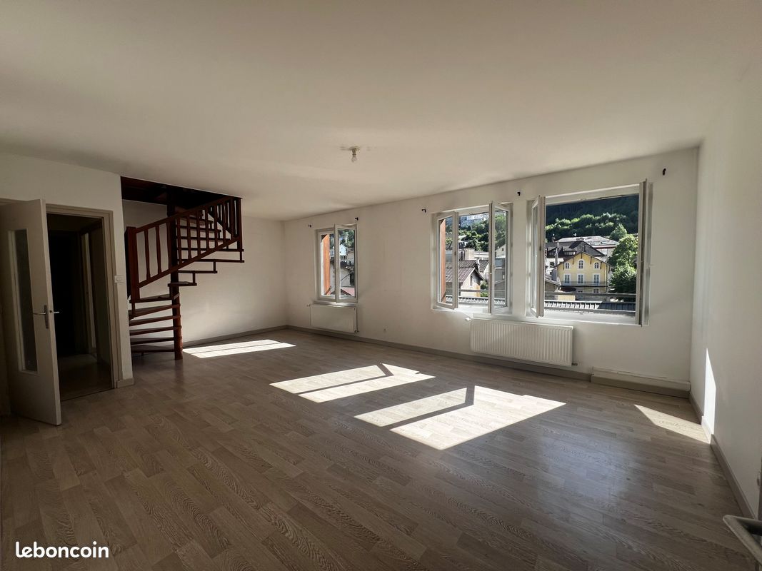 Appartement 5 pièces 120 m² · à Hauts de Bienne · 120 m² · 1 030 €/mois