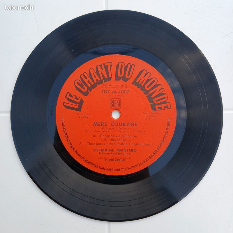 Vinyl EP "Mère Courage" de Brecht et Dessau chanté par Germaine Monteiro, le chant du monde 1952 (image 6)