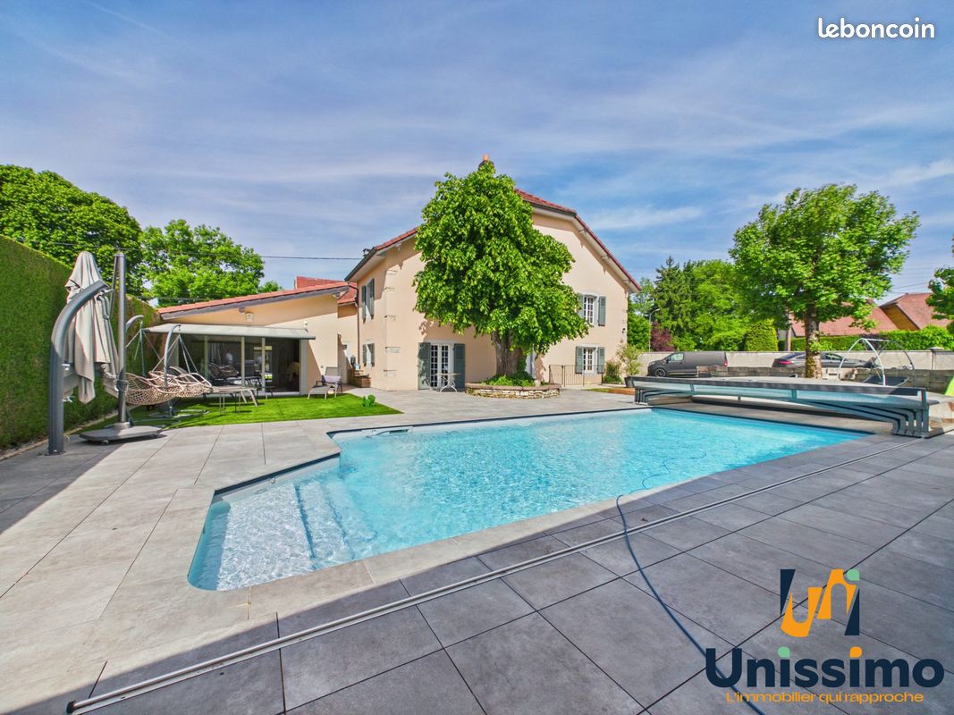 Maison 7 pièces 284 m² · à Mandeure · 284 m² · 450 000 €