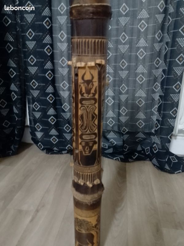 Guitare africaine (image 1)