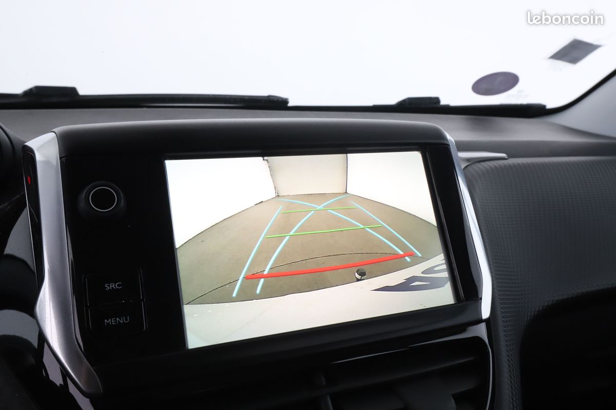 Peugeot 2008 1.2 PureTech Allure 110 ch (image 19)