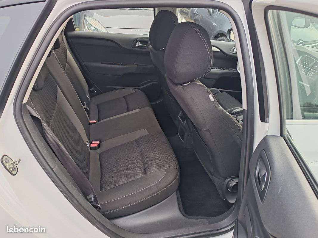 Citroën C4 1.2 130 FEEL EAT6 (image 4)
