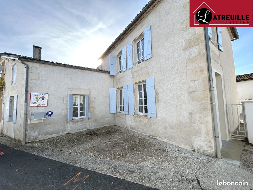 Maison 6 pièces 125 m² · à Saint-André-de-Lidon · 125 m² · 850 €/mois